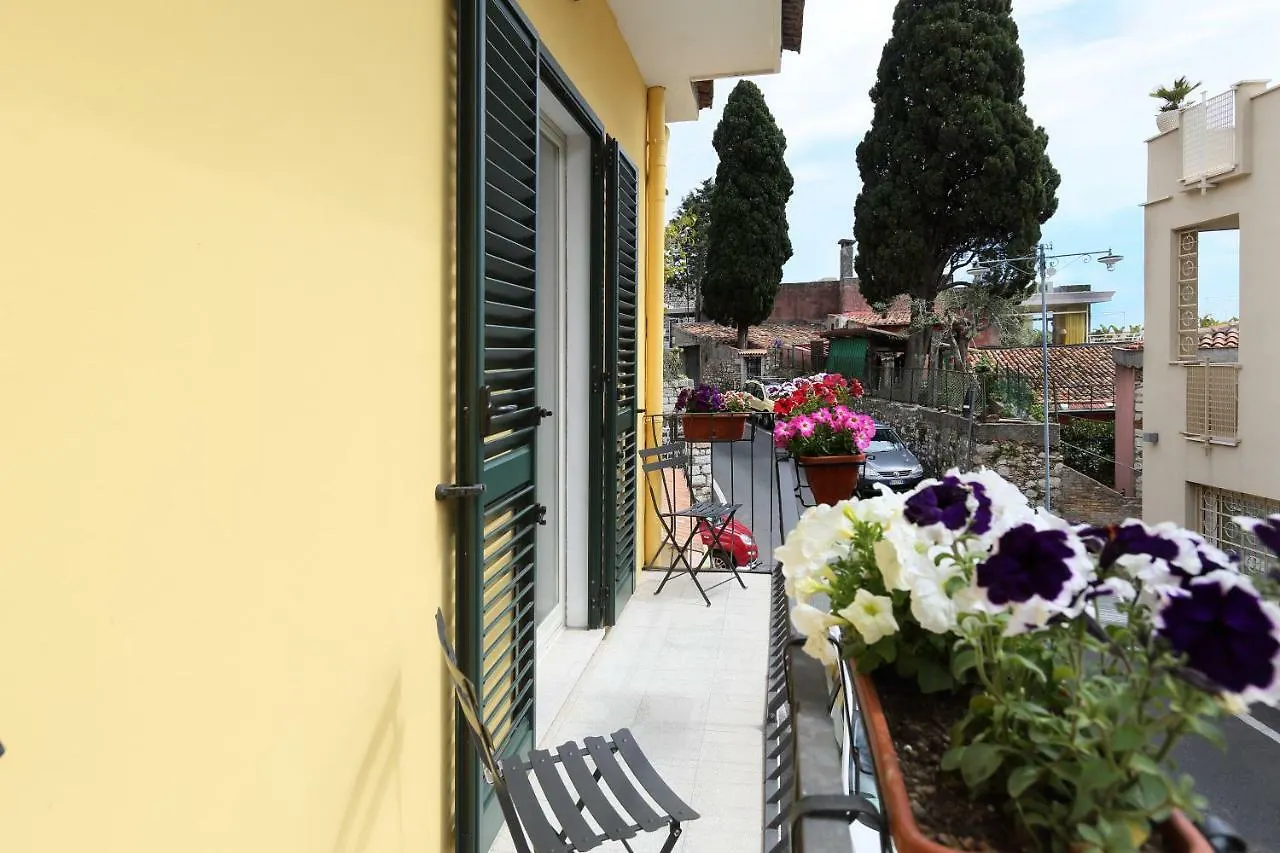 La Cartolina Apartment Taormina 0*,  Italia